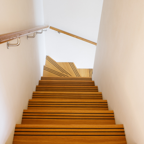 4 Creative ways to decorate your Enclosed Staircase Bdesign