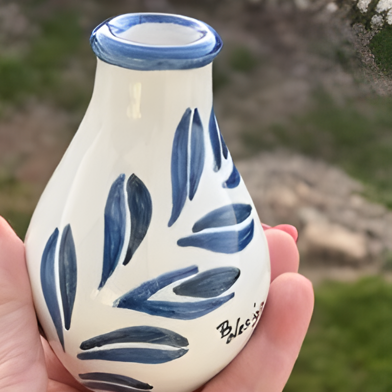 Ceramic hand painted Single Flower Mini Vase – A Delicate Touch of Nature